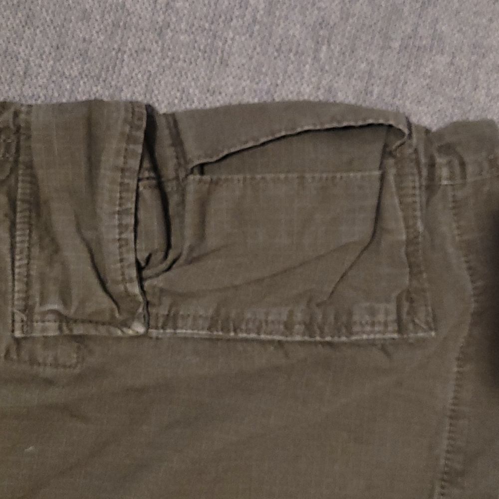 Shorts - Picture 2 of 3